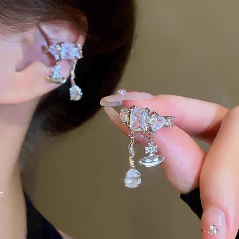 Tassel Empress of the West, no ear piercings, ear clips, women's light luxury and high-end earrings, ear pendants, fairy ears, autumn and winter ear bone clips, earrings full figure