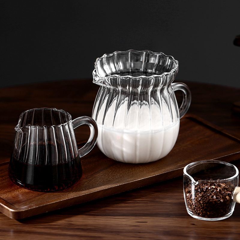 Glass small milk cup, Japanese wooden-handled coffee and milk cup, Western food juice bowl, mini pointed milk pot, coffee extract milk jar Specification drawing