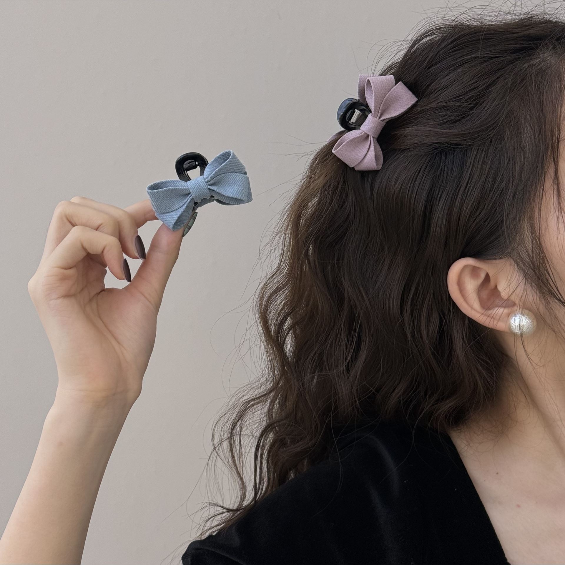 Retro blue denim bow, princess head, small scratch-off clip, high-end bangs, broken hair clip, cute and sweet hair accessory for girls details Picture