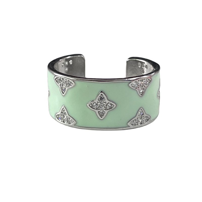 This French niche design exudes a sense of sophistication and freshness. The green enamel individual open ring is fashionable, unique and versatile. It's a perfect ring for women Item Picture