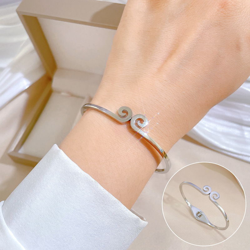 【 All-titanium Steel 】 European and American INS style light luxury titanium steel bracelet, minimalist cross-border tightening spell stainless steel bracelet Specification drawing