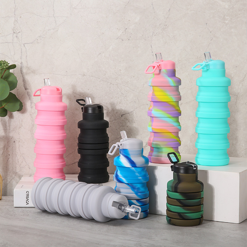 Food-grade silicone sports outdoor water bottle from the manufacturer, portable handle folding water cup with spout, telescopic water bottle full figure