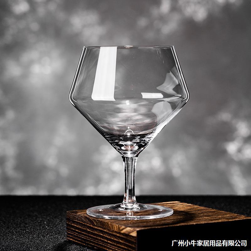 Diamond-shaped cocktail glasses, mixing glasses, gin and tonic glasses, highball glasses, glass brandy glasses, ambient wine glasses wholesale Application Scenario