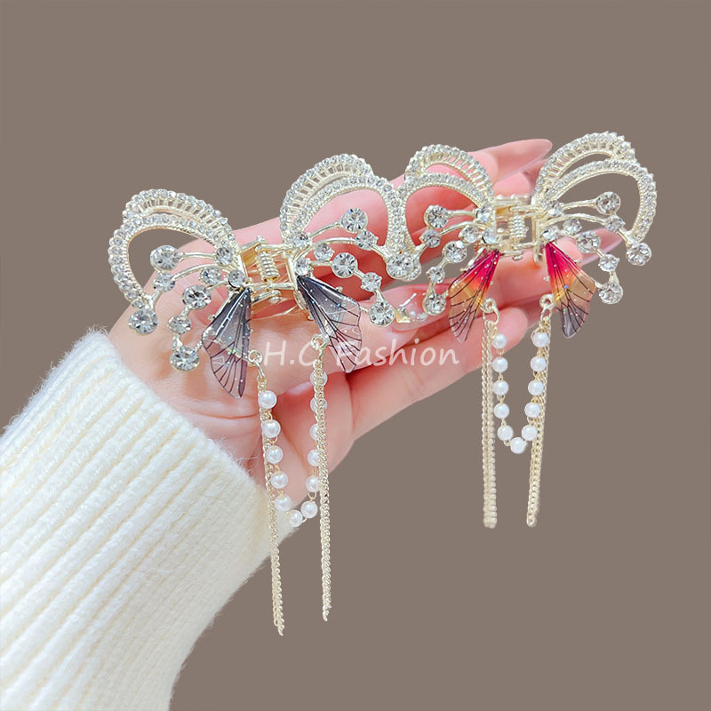 Diamond-encrusted butterfly pearl tassel claw clip, fashionable and versatile, semi-tied hair clip, super fairy-like shark clip accessory for women Specification drawing