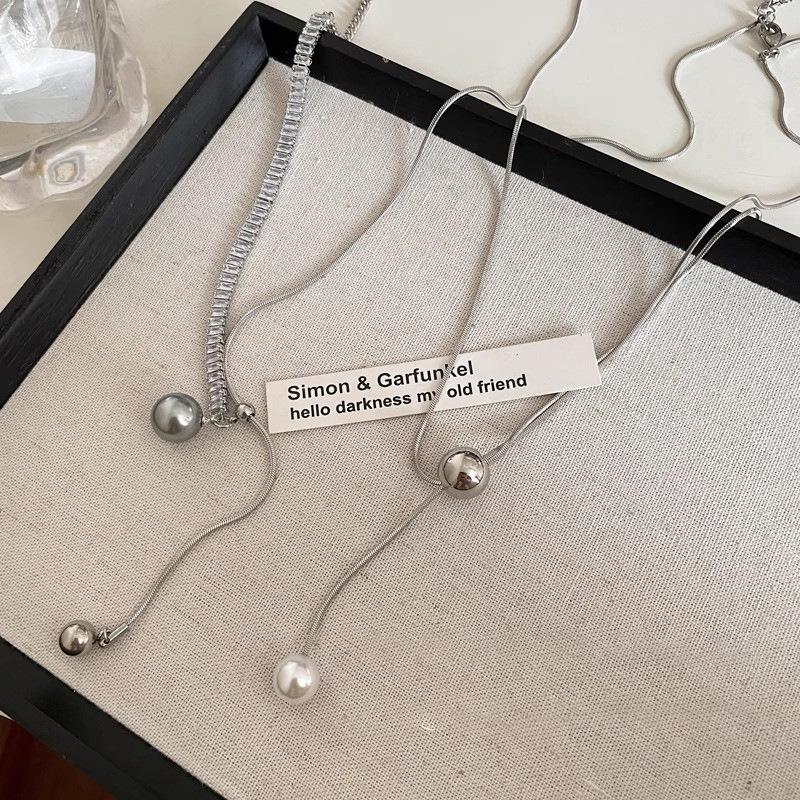 Minimalist silver round ball sweater chain 2023 new style collarbone chain long pearl necklace with feminine charm Application Scenario