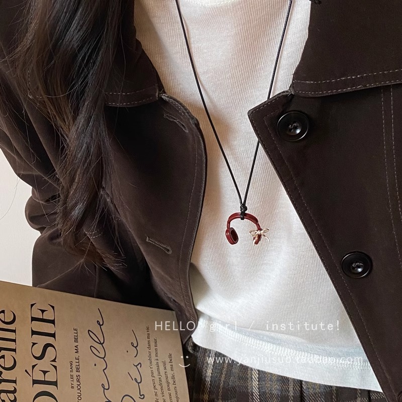 A niche, high-end, sweet and cool style earphone pendant, collarbone chain, retro, fashionable, simple and long necklace, sweater chain Specification drawing