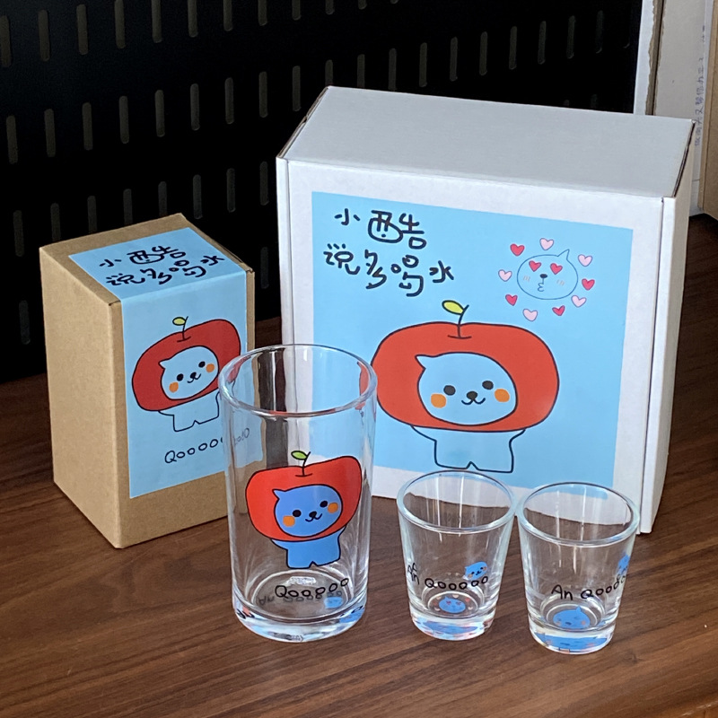 A set of hand-painted Apple cool three-piece glass cups, cartoon little blue man wine glasses, juice cups and coffee cups as gifts full figure