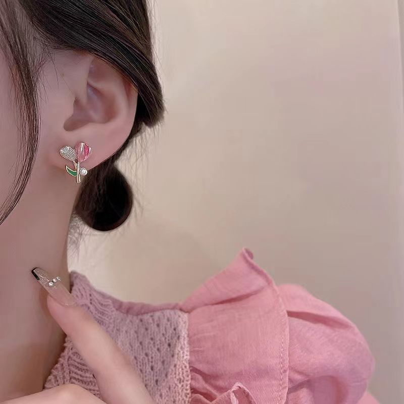 Fresh and sweet tulip flower stud earrings, feminine charm, niche and versatile, ins girlish forest-themed earrings and earrings Specification drawing