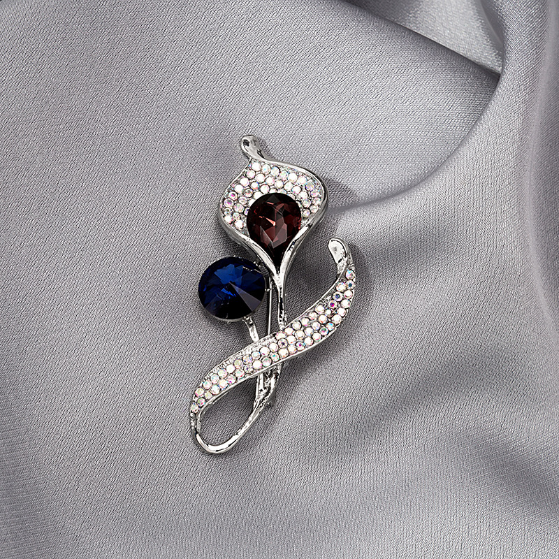 European and American exaggerated floral-shaped women's brooches, fashionable blue crystal calla lily brooches, elegant and refined corsages Specification drawing