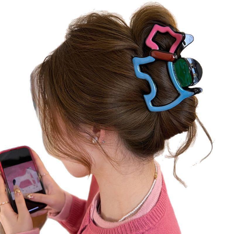 Color-blocking, cute and adorable cartoon gripper, high-end back hair clip, headwear, hair accessory, semi-tied hair shark clip Application Scenario