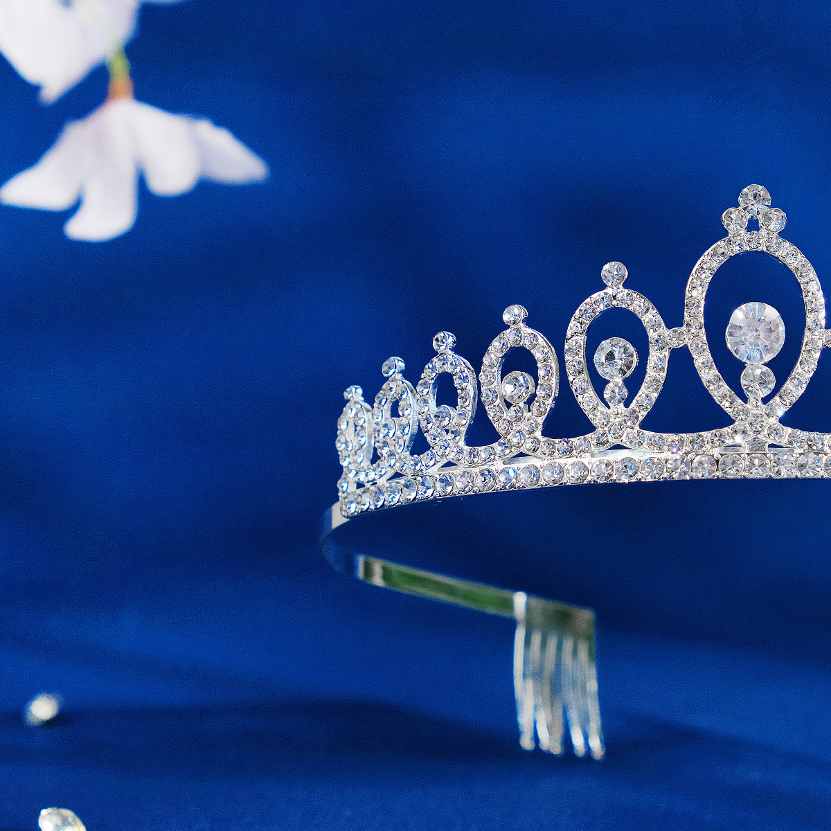 Wholesale of wedding dresses, evening gowns, hair accessories, European and American water diamond alloy combs, crowns, stage performances, children's hair bands, bride crowns Specification drawing