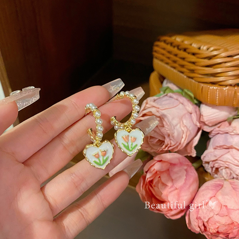 S925 Silver Needle Tulip Pearl Flower Earrings, women's fashionable, fresh and sweet heart-shaped stud earrings and accessories wholesale full figure