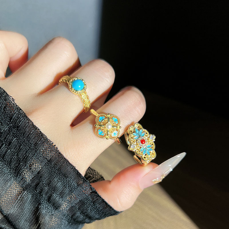 Vintage blue enamel drop glaze open ring with feminine charm, court-style lace, individual and light luxury ring Application Scenario