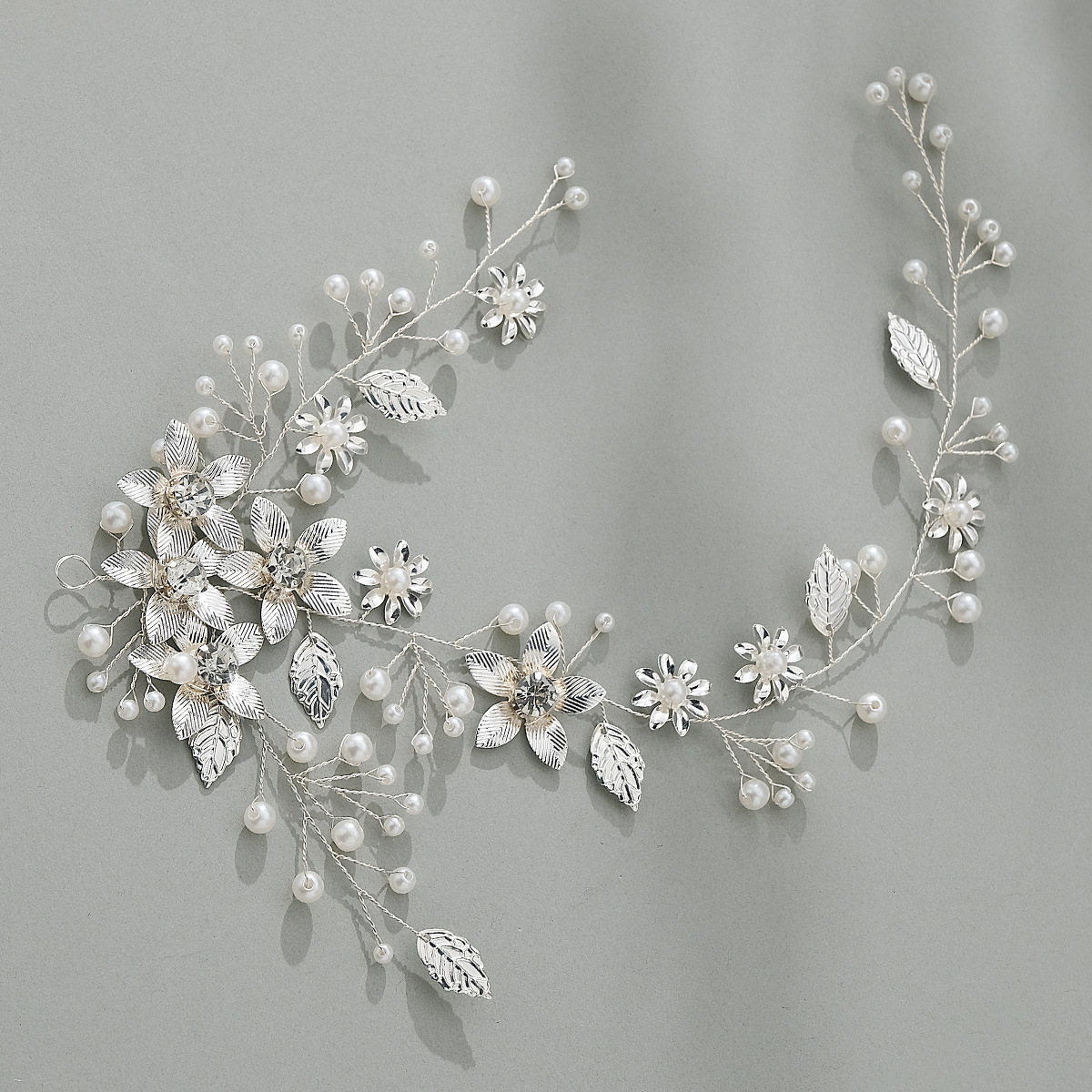 Cross-border European and American flower pearl headbands, wedding dress headwear, retro bride accessories, hair accessories, alloy leaf headbands Specification drawing