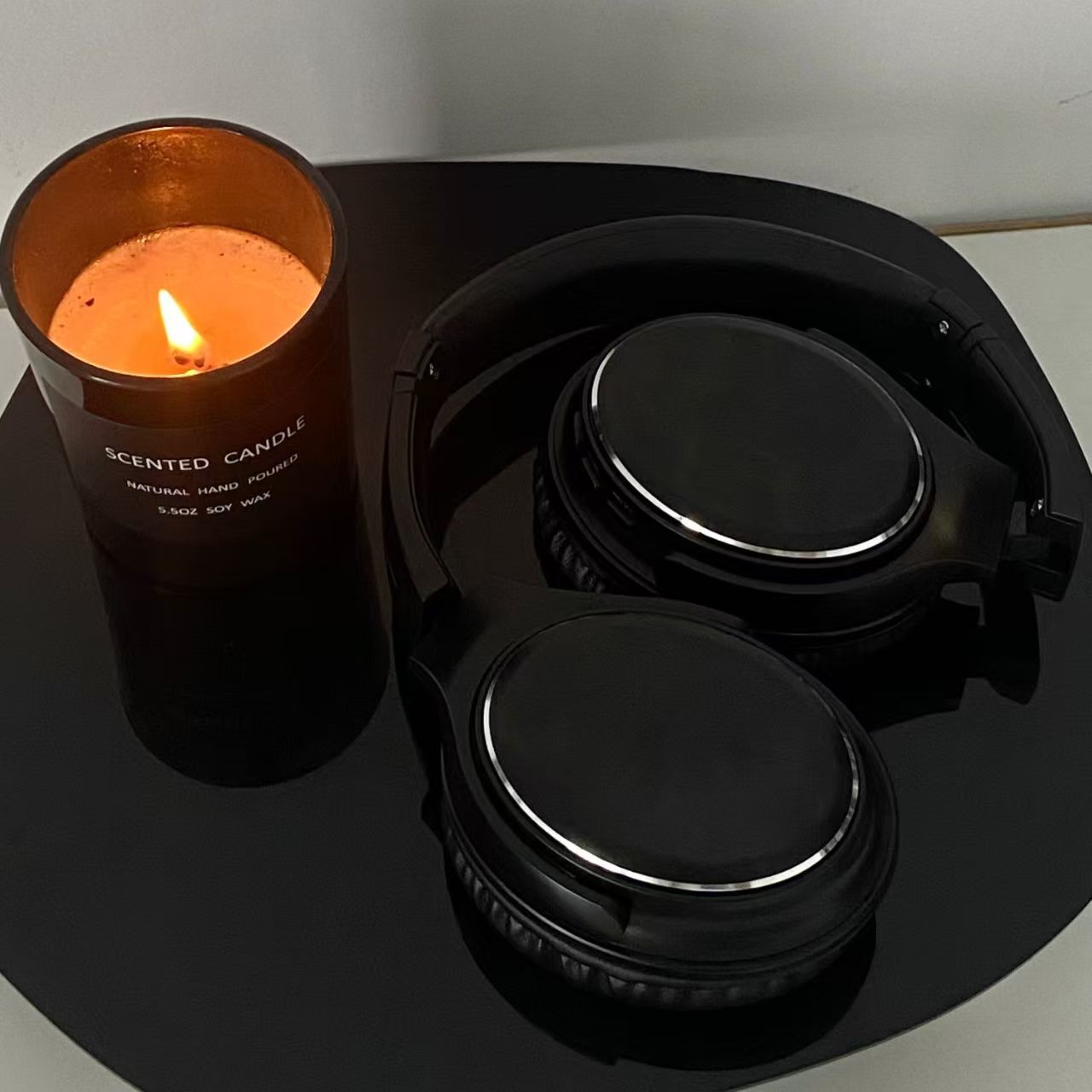 1. Japanese sony SONY retro over-ear Bluetooth headphones, foldable, the same style as the blogger's y2k outfit for photos Item Picture