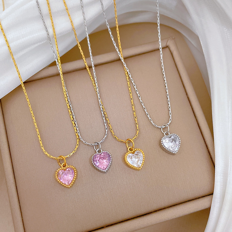 【 All-titanium Steel 】 Heart-shaped stainless steel minimalist furnace inner real gold necklace, female Instagram influencer collarbone chain accessory full figure