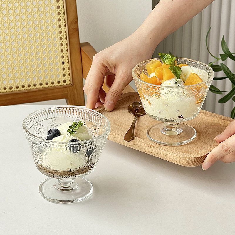 Retro embossed sunflower glass dessert cup, ice cream pudding, yogurt ice cream bowl, home oat breakfast cup Application Scenario