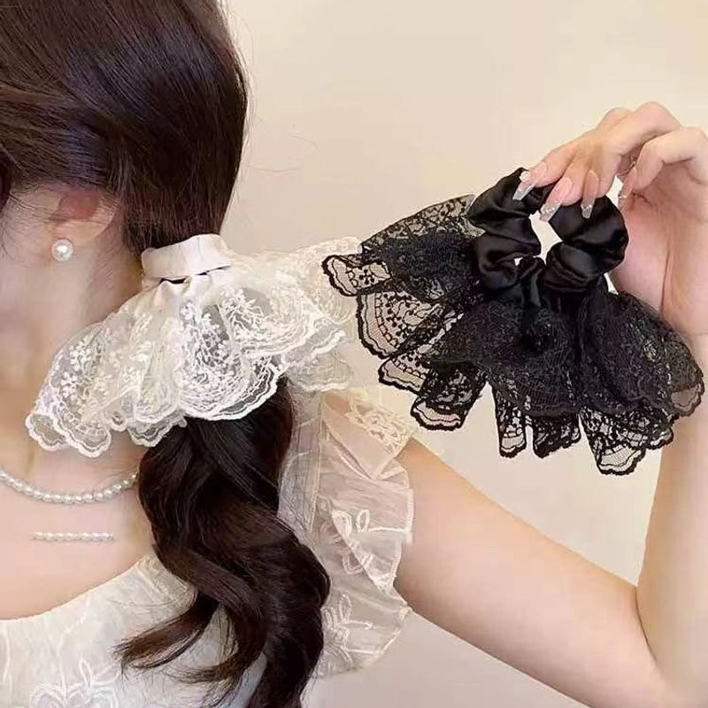 Korean-style lace hair bands for women, exuding a sense of sophistication and fashion. Floral skirt hem, large intestine hair bands, 2025 new style hair ties and hair accessories full figure