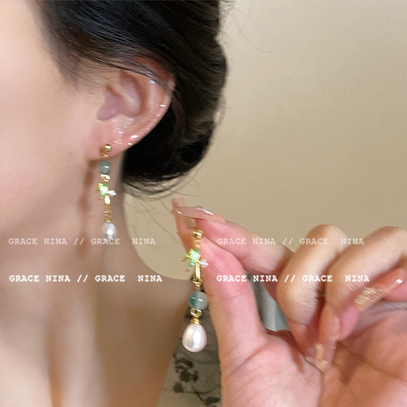 New Chinese-style bamboo leaf tassel pearl stud earrings for women, 2024 new best-selling Chinese-style earrings, high-end ancient-style earrings details Picture
