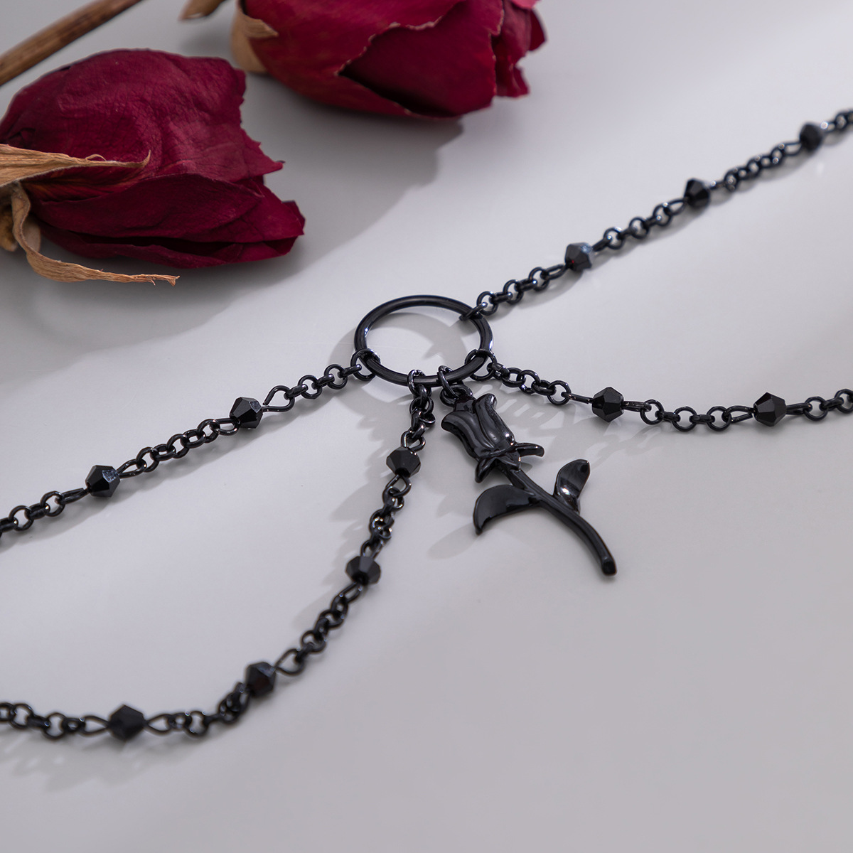 European and American cross-border accessories, retro and simple black rose collarbone chain, Halloween imitation crystal tassel necklace for women Application Scenario