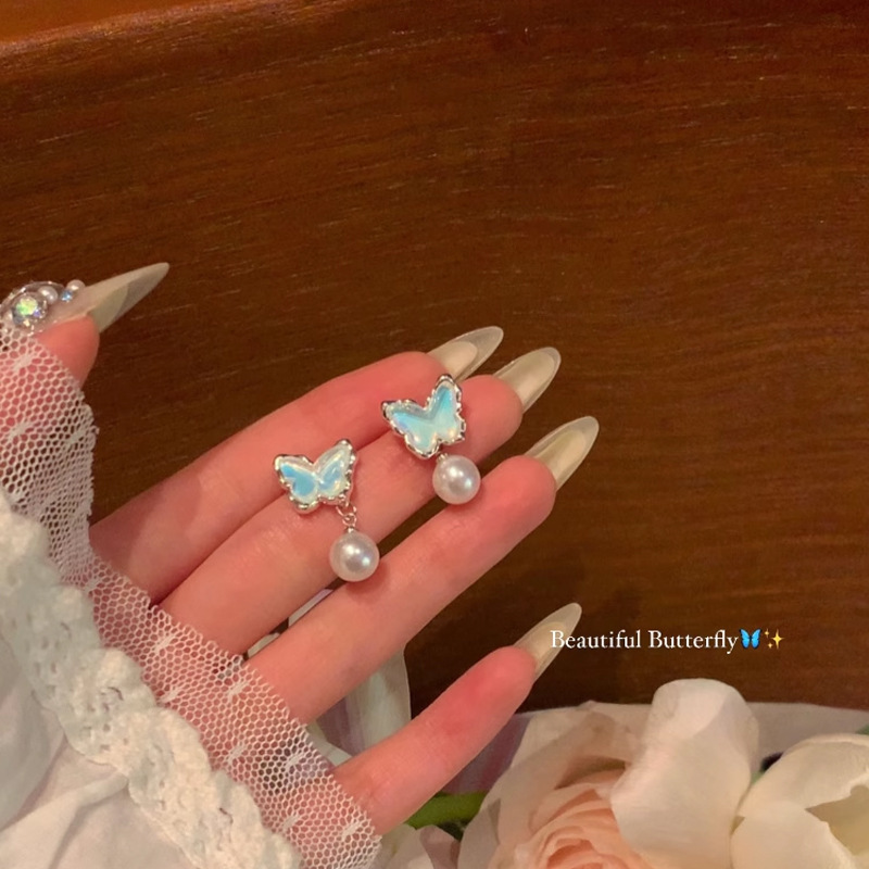 Super ethereal and colorful butterfly pearl stud earrings for women 2024 New bestseller, high-end and elegant earrings, cute and sweet earrings full figure