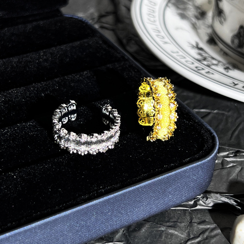 Retro court-style hollowed-out lace, brushed and diamond-encrusted ring, a versatile and gender-neutral couple's ring Specification drawing