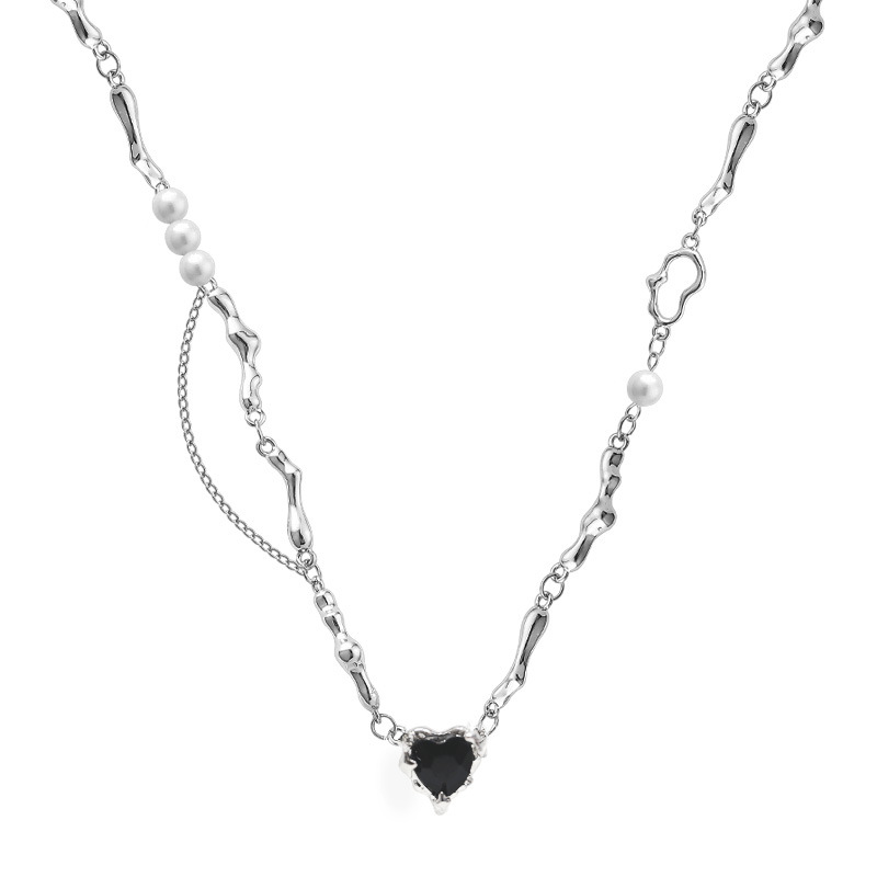 Black heart-shaped pearl necklace, collarbone chain, feminine and niche design accessory, sweater chain, ins style Item Picture