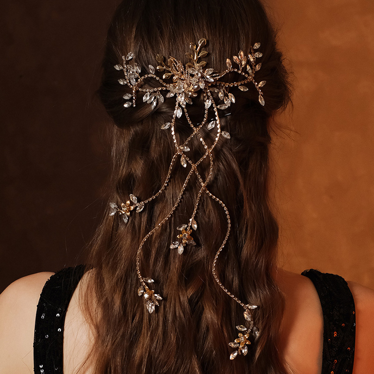 European and American retro light luxury hair accessories, bride's comb, beautiful and versatile forest-themed headwear, extra-long tassels, diamond-encrusted handcrafted hair comb full figure