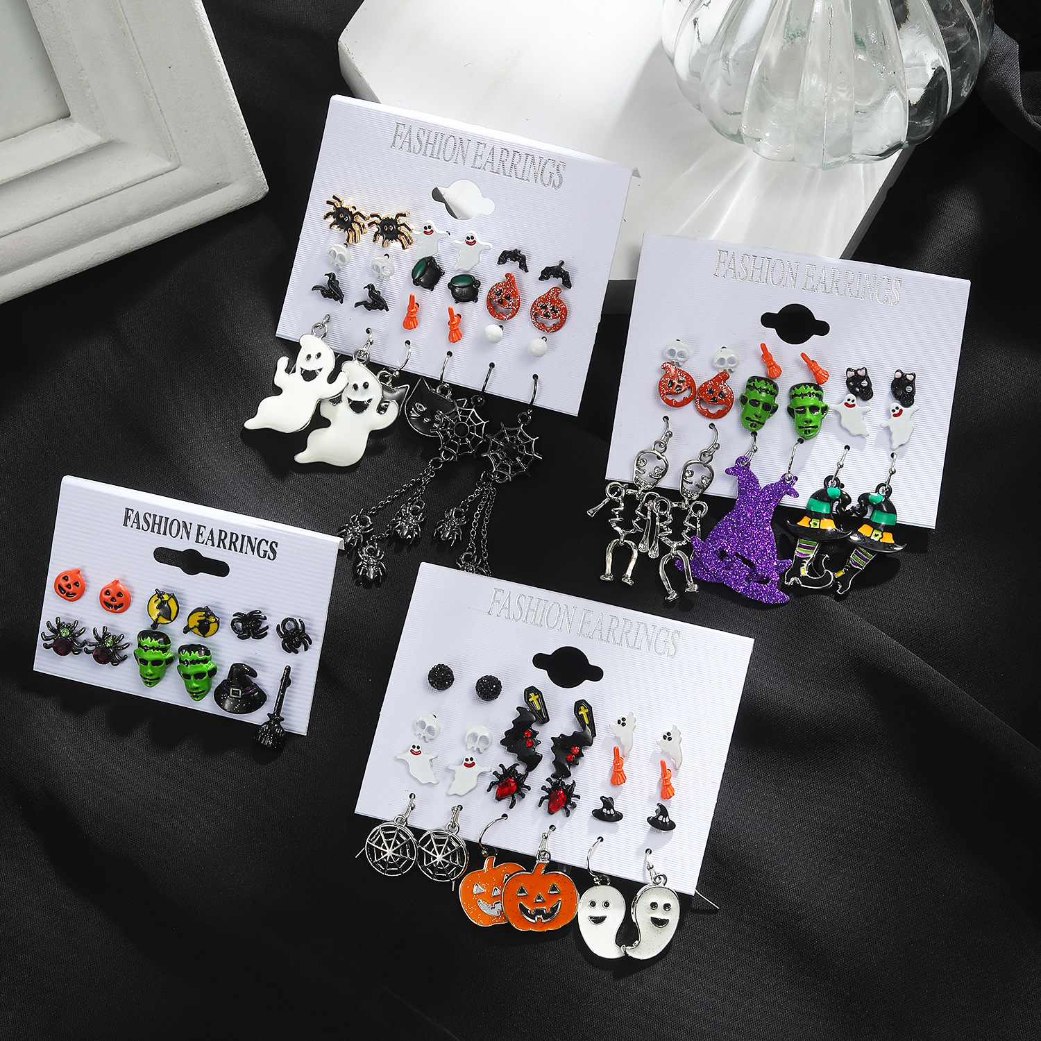 Cross-border Halloween horror and funny earrings: Alloy studded with diamonds, skull, pumpkin, cat, spider web ghost earrings Specification drawing