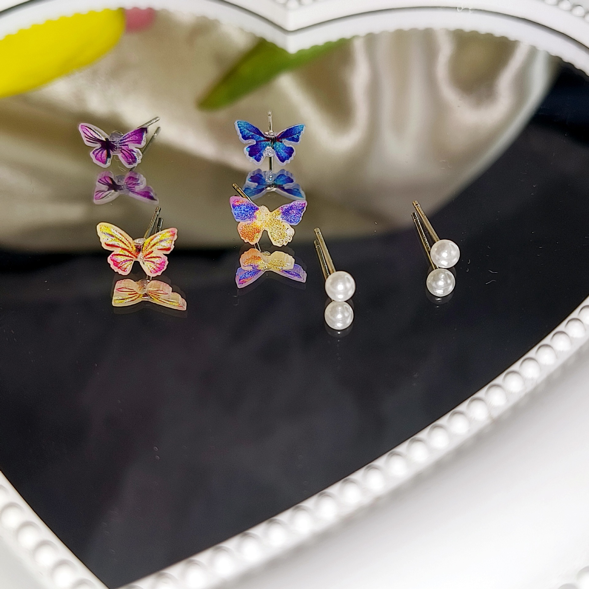 Butterflies fluttering ~ Spring and Summer new arrivals with great ear studs, trendy, sweet, versatile and niche design earrings for women details Picture