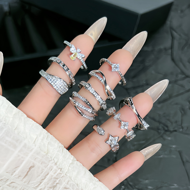 Geometric bamboo joint micro-inlaid fashionable star-opening ring for women, exquisite and niche design sense, cold and elegant style index finger ring Application Scenario