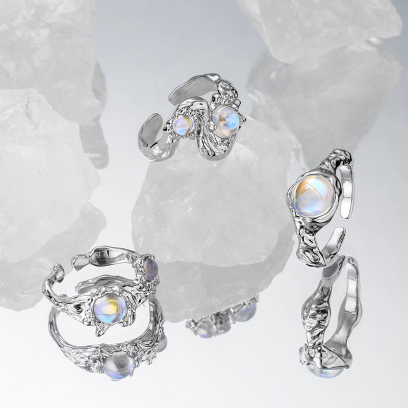 A niche Instagram moonstone high-end retro ring for women, a new Chinese-style trendy, light luxury, individual and elegant index finger ring set full figure