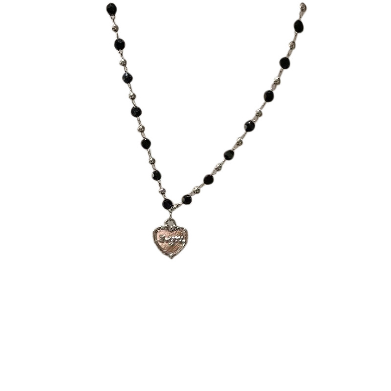 Spicy girl style black crystal beaded heart-shaped necklace, women's collarbone chain, design sense, niche and elegant necklace accessory Item Picture
