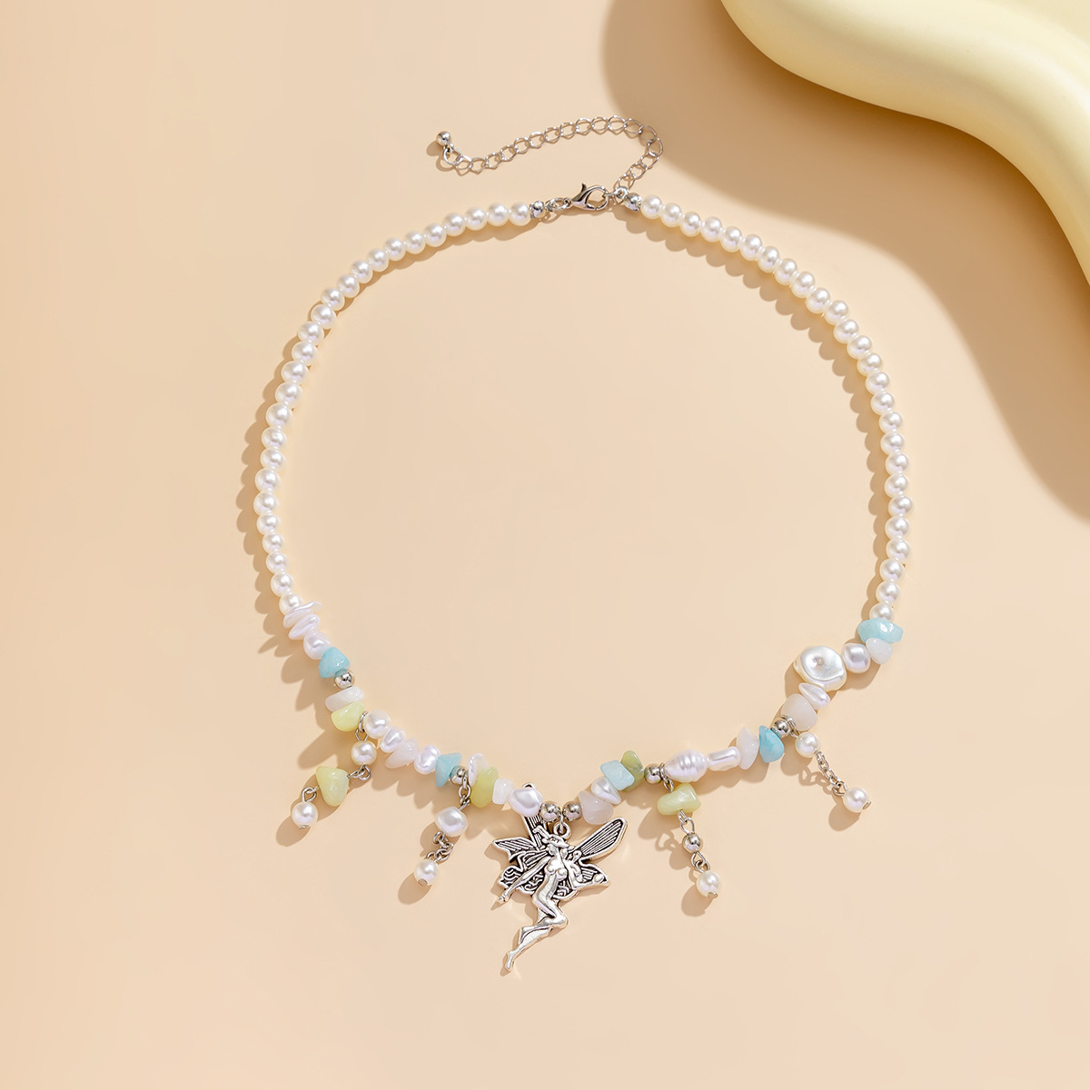 European and American cross-border jewelry, colorful crushed stone beaded sweet necklace, women's collarbone chain, pastoral style angel pendant necklace Application Scenario