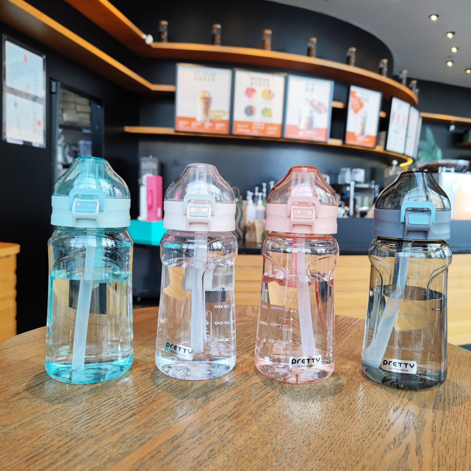 Korean version fashionable and cute plastic cup, duckbill straw water cup with lock, car and outdoor student cup, convenient handle full figure