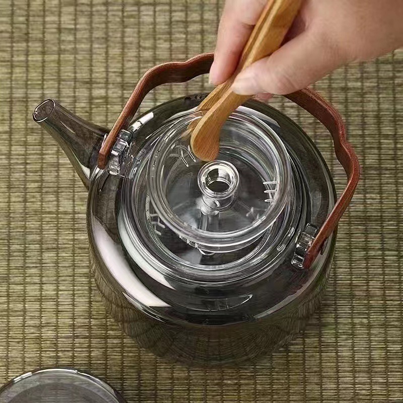Smoke-gray handle teapot, high borosilicate heat-resistant glass teapot, handle teapot, large capacity household tea brewing teapot details Picture