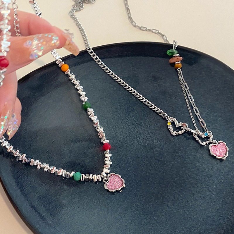 Colorful heart-shaped silver silver collarbone chain for women's summer Instagram niche design accessory sweet and cool hot girl fashion necklace details Picture