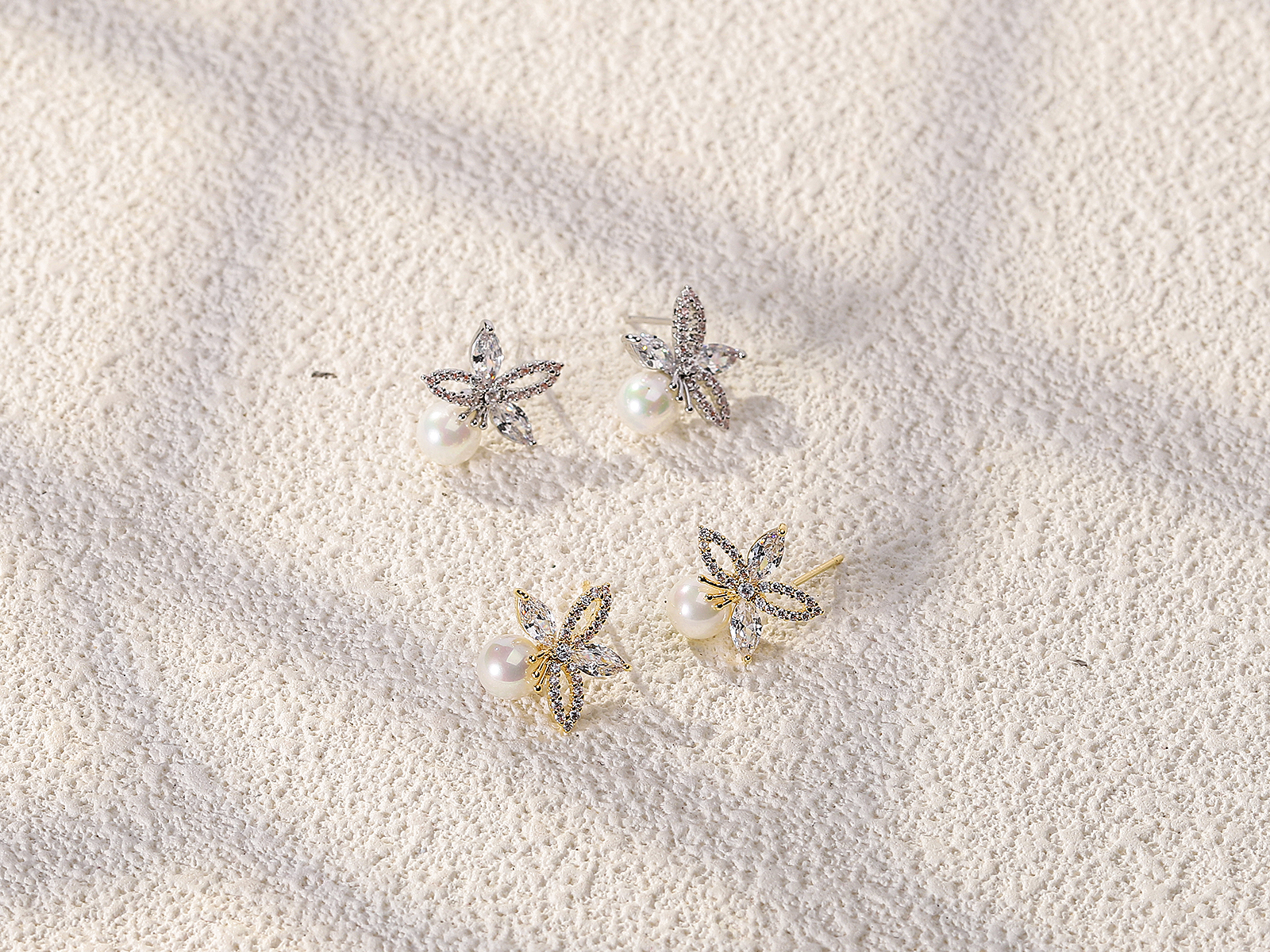 Xuhui brand exquisite and light luxury copper plated with real gold and zircon inlaid 925 silver needle flower pearl stud earrings Item Picture