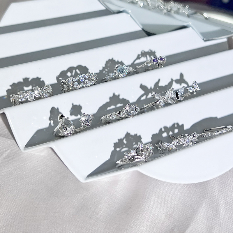 Korean-style simple, light luxury and high-end, slightly inlaid zircon butterfly opening ring, a unique and cold quality index finger ring for women Specification drawing