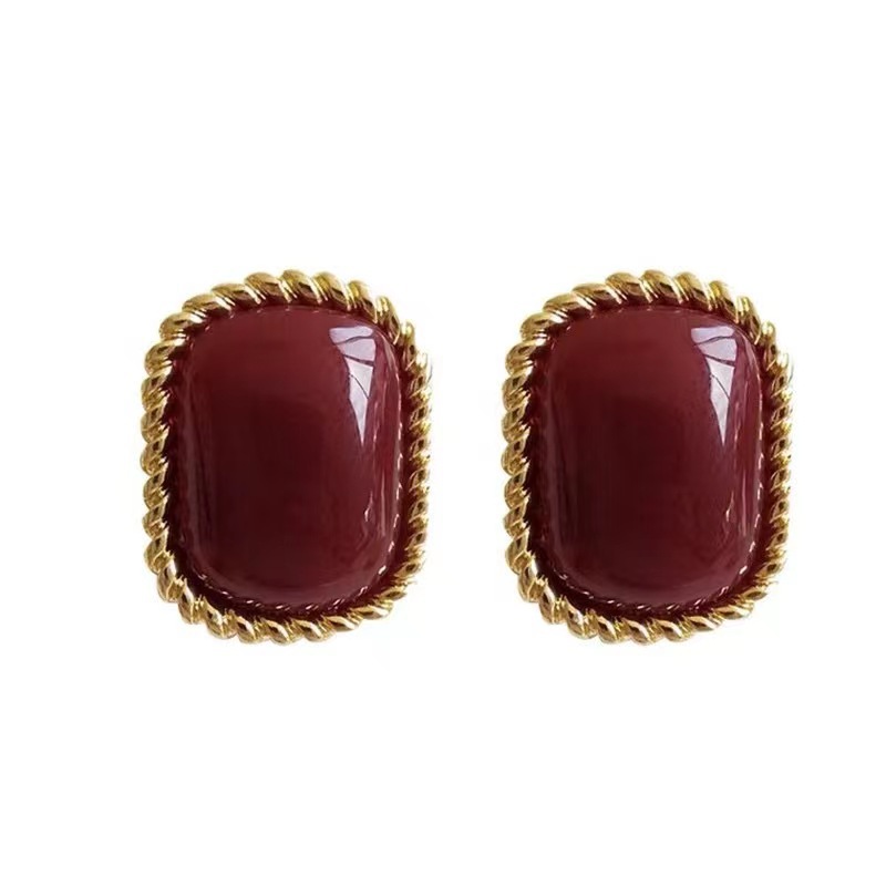 French retro stud earrings for women with a high-end feel, Ancora wine red Hong Kong-style Hepburn ins style earrings, 2025 new style ears Item Picture