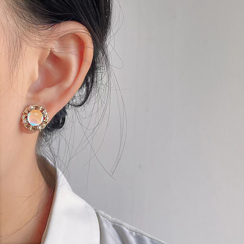 Good morning! Retro French court-style handcrafted ear studs for women, trendy and unique in Instagram design, starry sky earrings details Picture