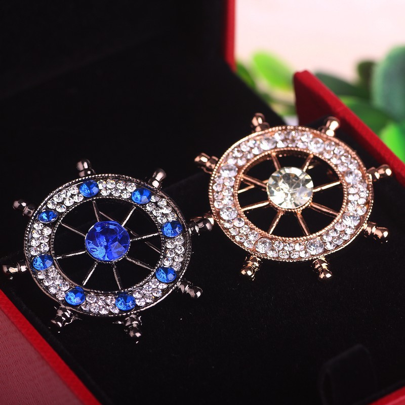 Z5 Yiwu factory Direct sales: Hot sales of retro alloy sparkling diamond rudder brooches, badges, corsages and accessories wholesale with free shipping full figure