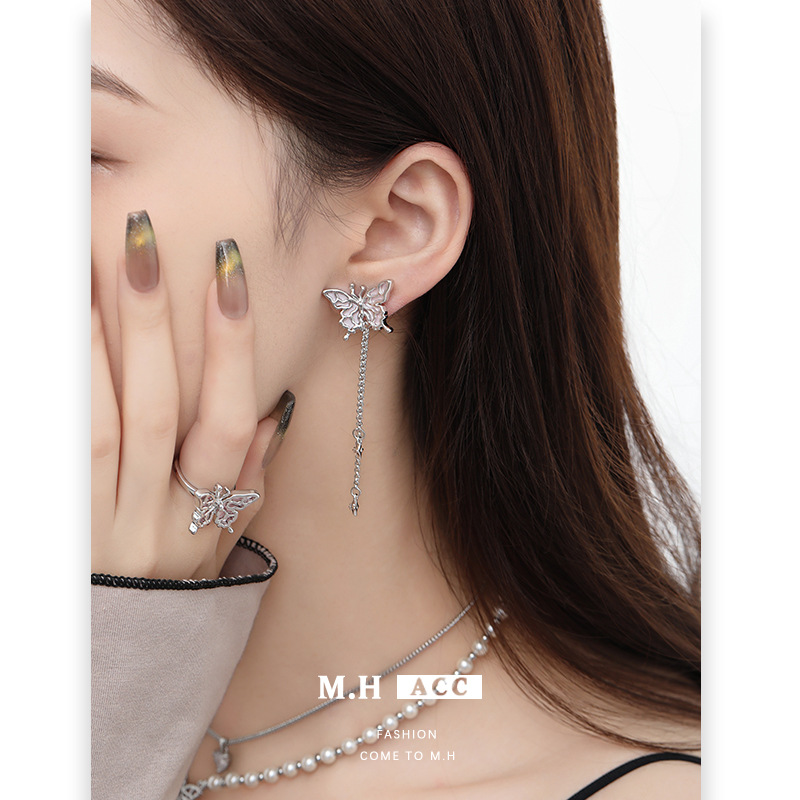 High-end pink butterfly earrings, a niche Korean version 925 autumn/winter stud wholesale, sweet and cool ins fashionable and elegant earrings Specification drawing