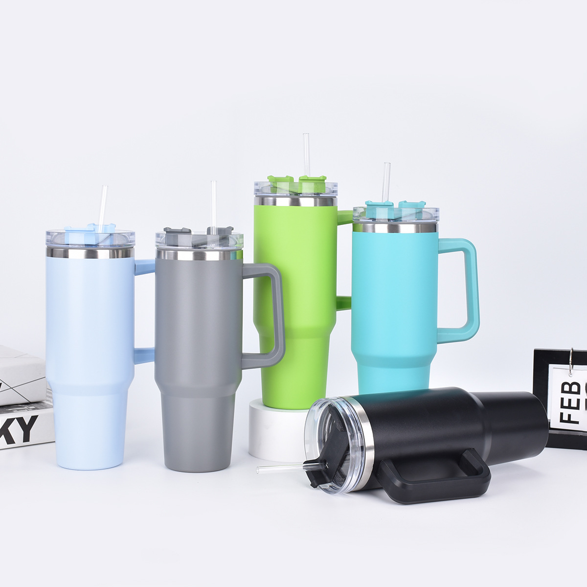 The cross-border generation 40oz car cup is a large-capacity double-layer vacuum insulated cup that can be carried outdoors with a straw handle Specification drawing