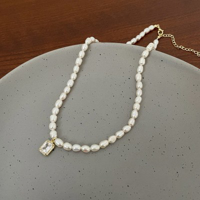 Ins-style freshwater pearl necklace for women, simple and internet-famous style, collarbone chain, light luxury and niche design sense accessory Specification drawing