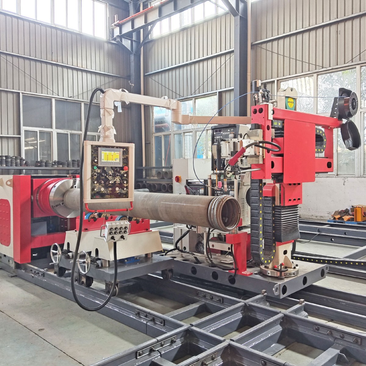 The automatic pipe welding machine supports welding processes such as TIG, MIG, and SAW, and is suitable for different wall thicknesses details Picture