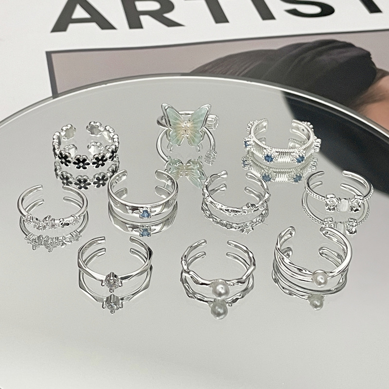 A light luxury silver-white bow geometric open-top ring with a simple, sweet, cool and niche design for women Application Scenario