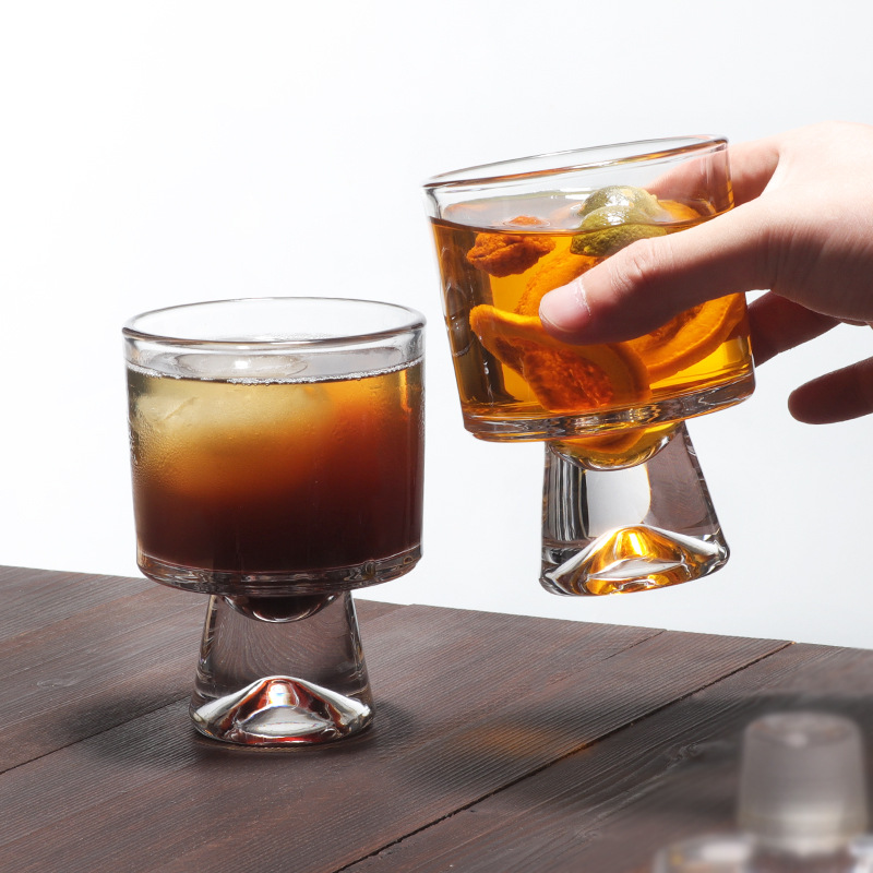 Wholesale of Japanese snow-capped mountain bottom glass cups, high-appearance-level coffee cups, household juice cups, milk cups, and high-legged ice cream cups full figure
