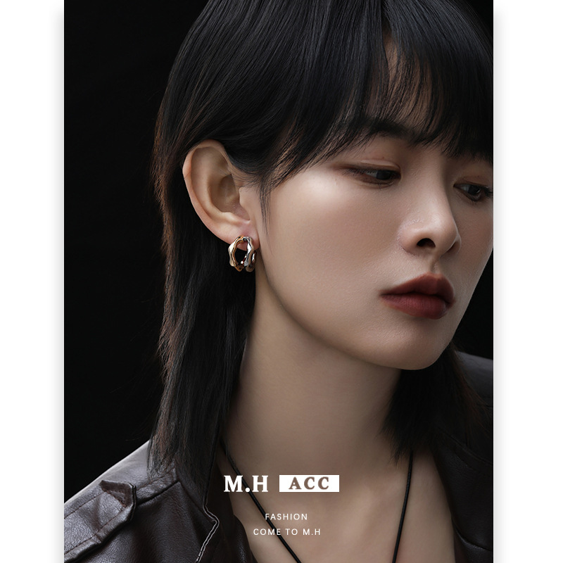 Original design, color-blocking metal texture C-ring earrings, women's cold style, light luxury, fashion and high-end feel, 925 silver needle earrings details Picture
