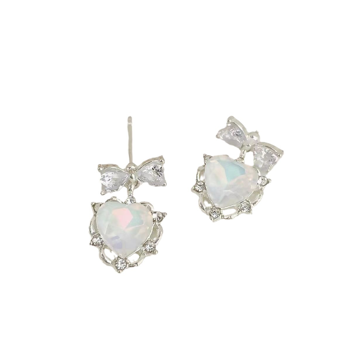 ins Korean version cute and versatile design zircon bow stud earrings, light luxury and high-end style, gentle heart earrings Item Picture